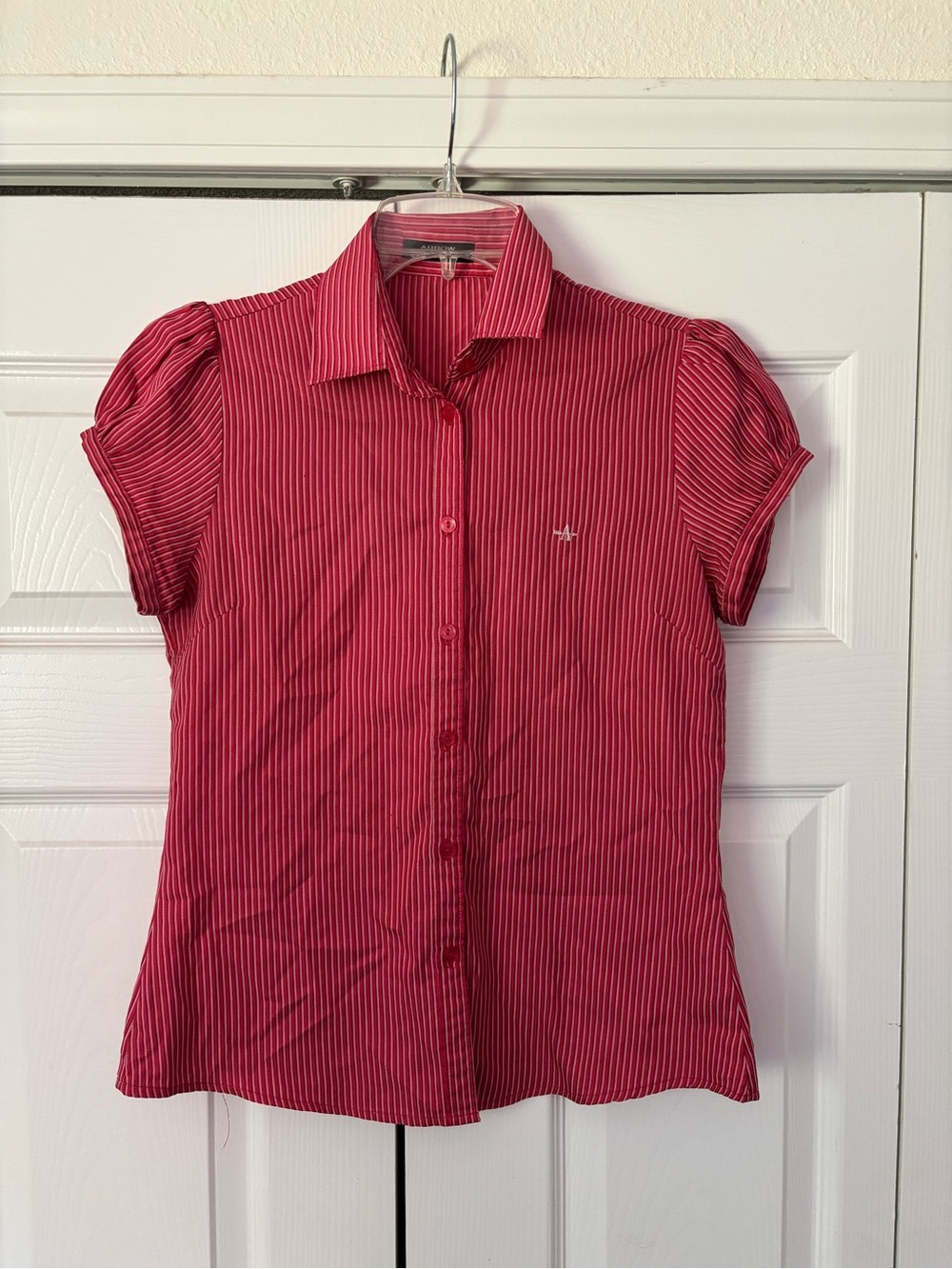Arrow Women's Red Pinstripe Short-Sleeve Button-Down Shirt Y2K